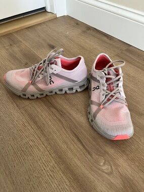 On Running Women's Cloud Running Shoes - Size 9